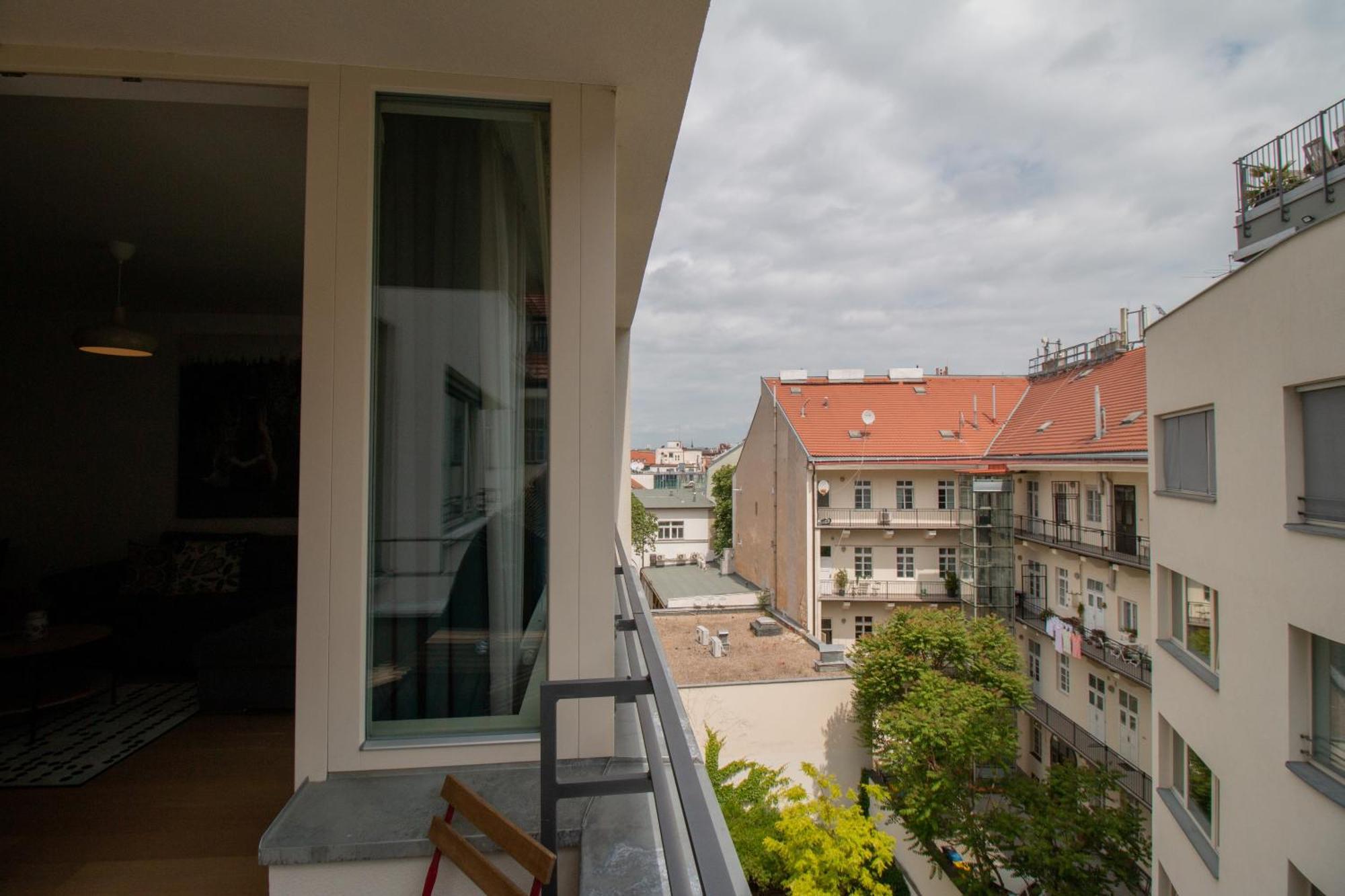 Krakovska Cr Apartments Прага Екстериор снимка