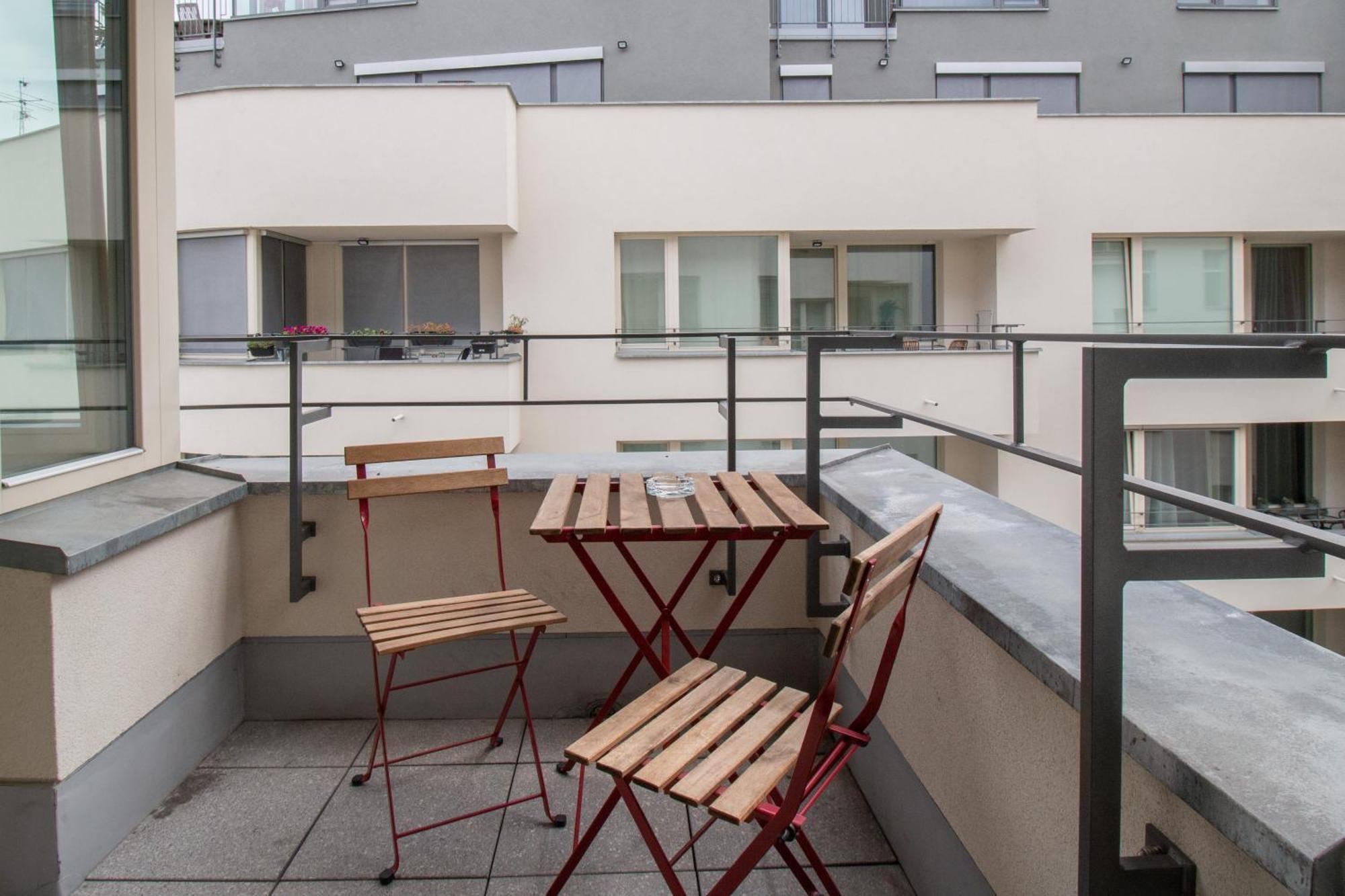 Krakovska Cr Apartments Прага Екстериор снимка