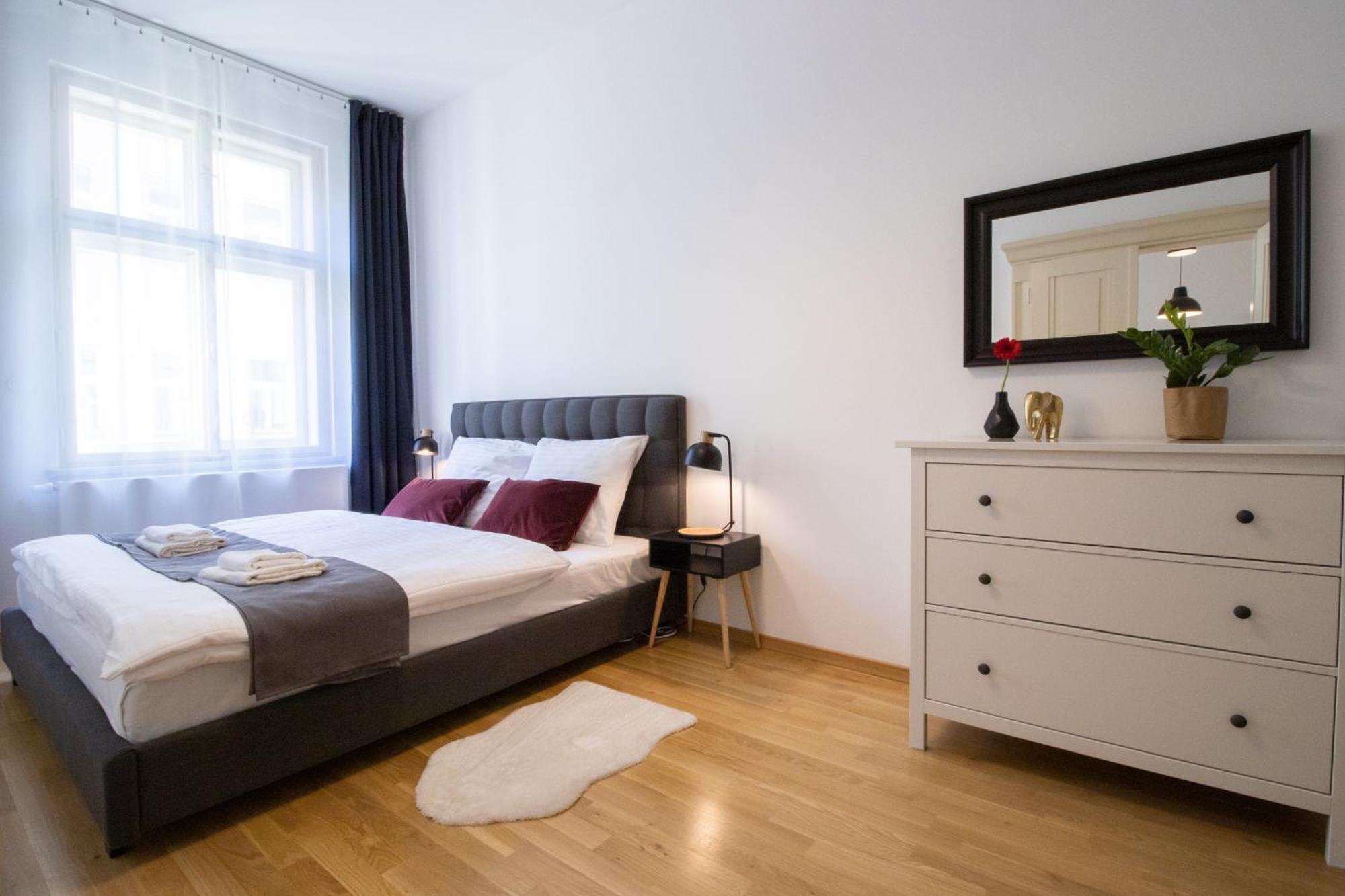 Krakovska Cr Apartments Прага Екстериор снимка