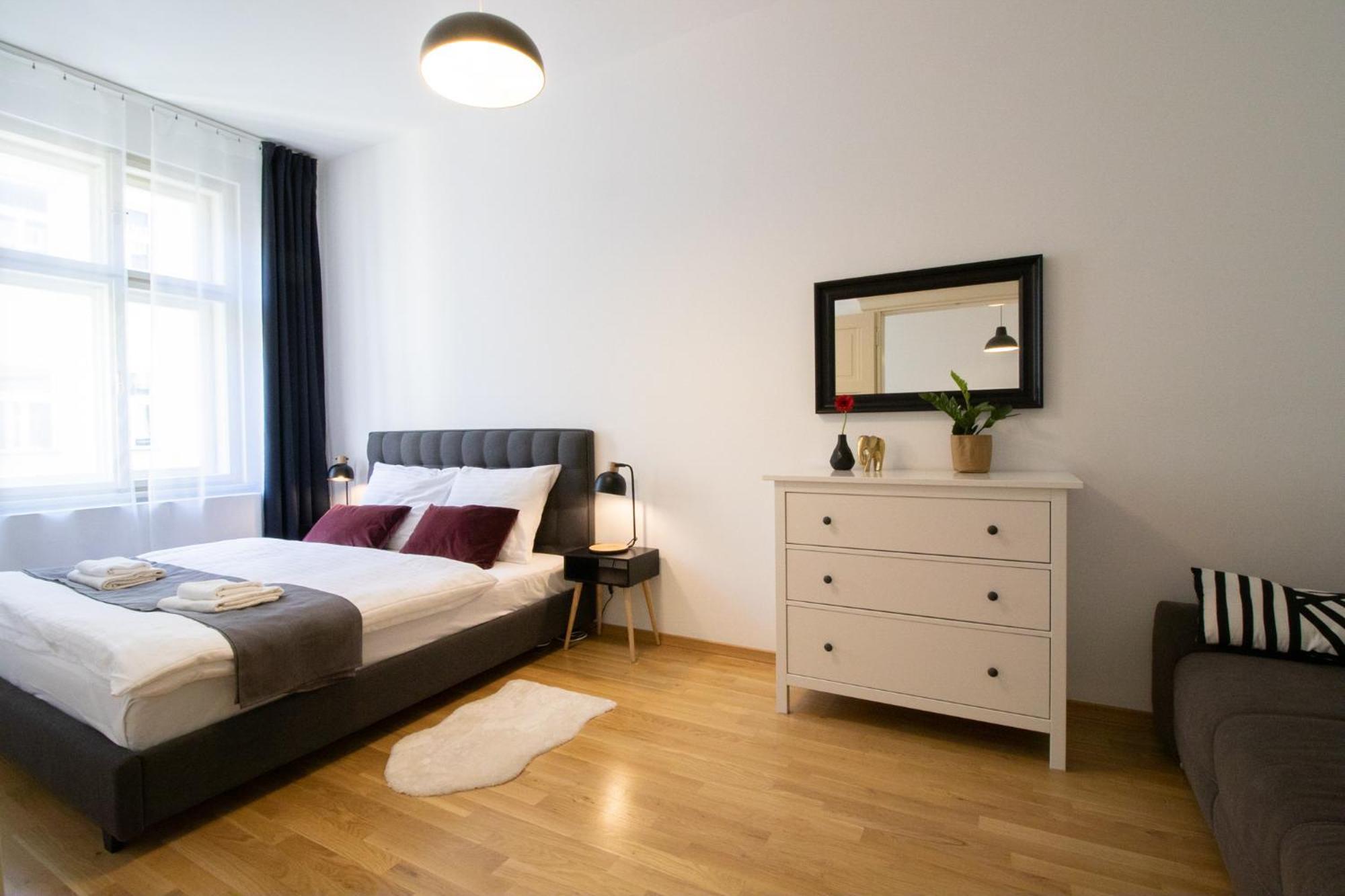 Krakovska Cr Apartments Прага Екстериор снимка