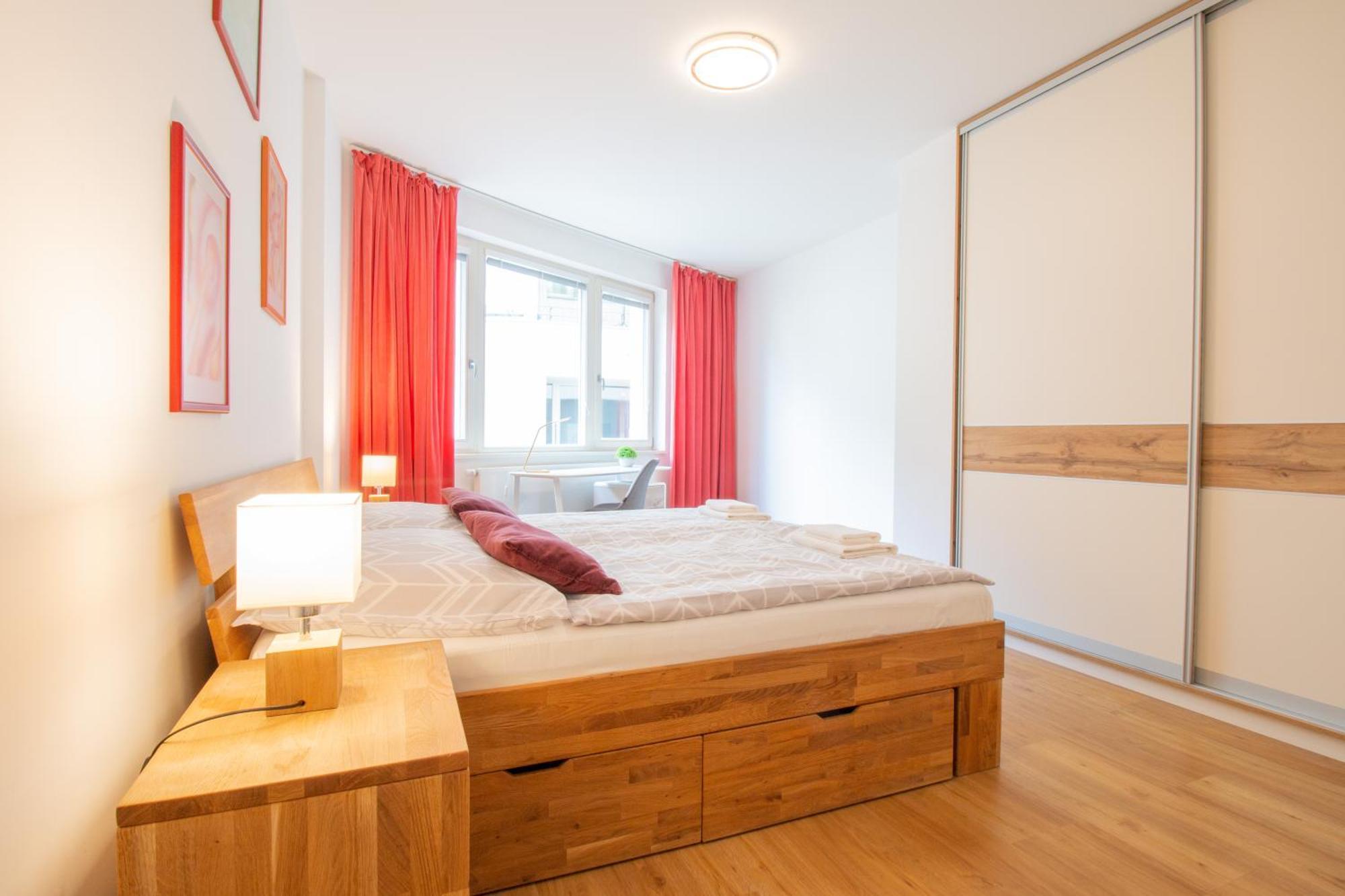 Krakovska Cr Apartments Прага Стая снимка