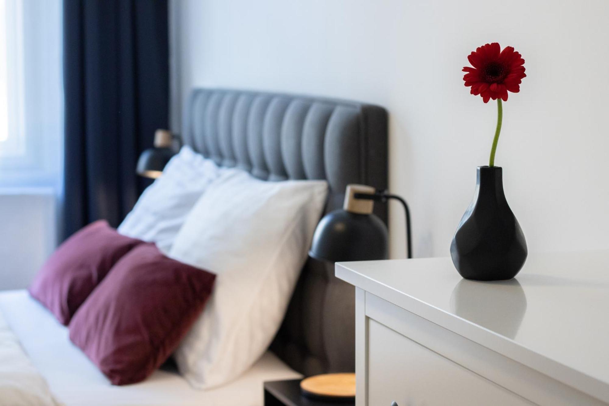 Krakovska Cr Apartments Прага Стая снимка