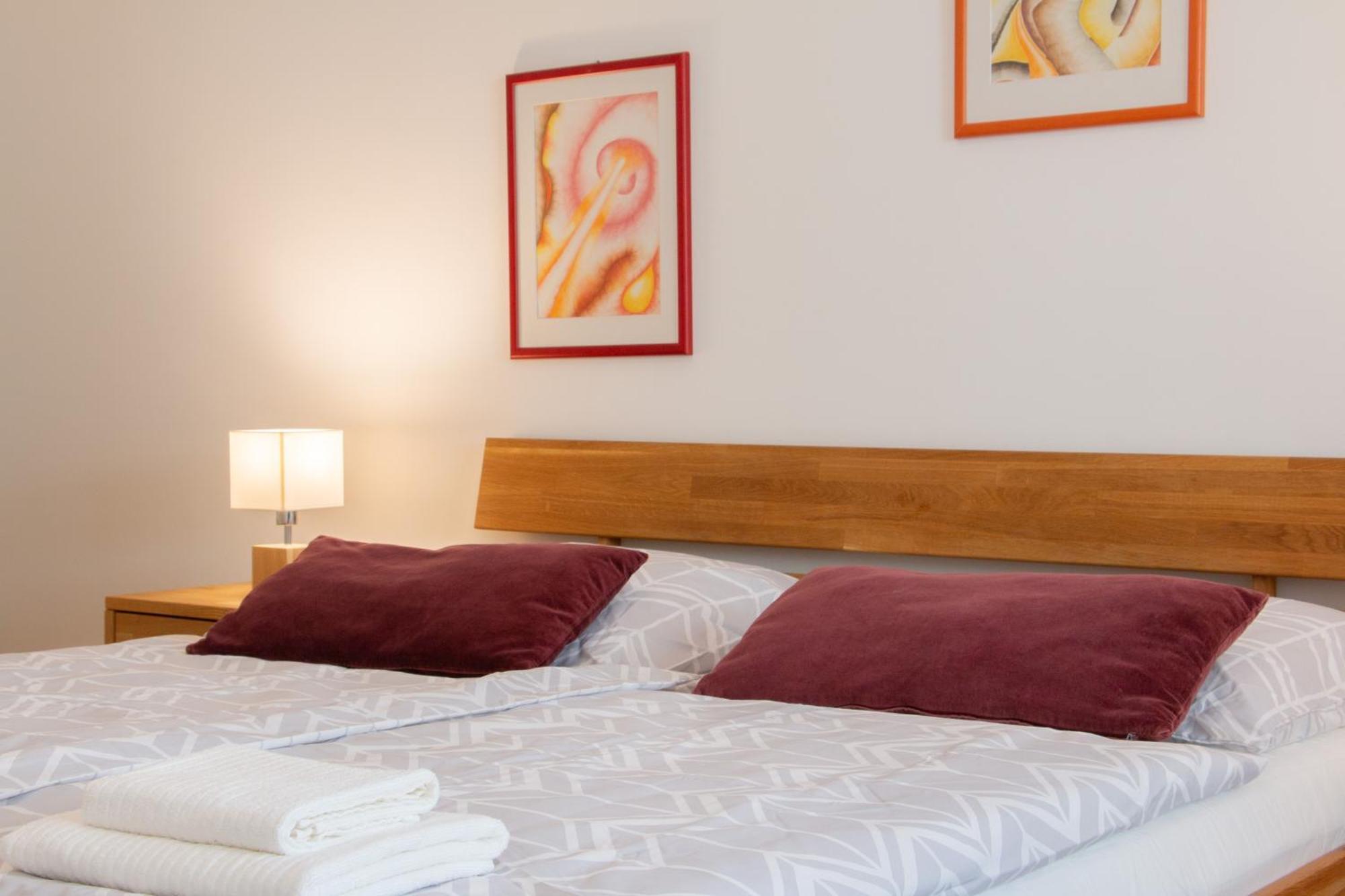Krakovska Cr Apartments Прага Стая снимка