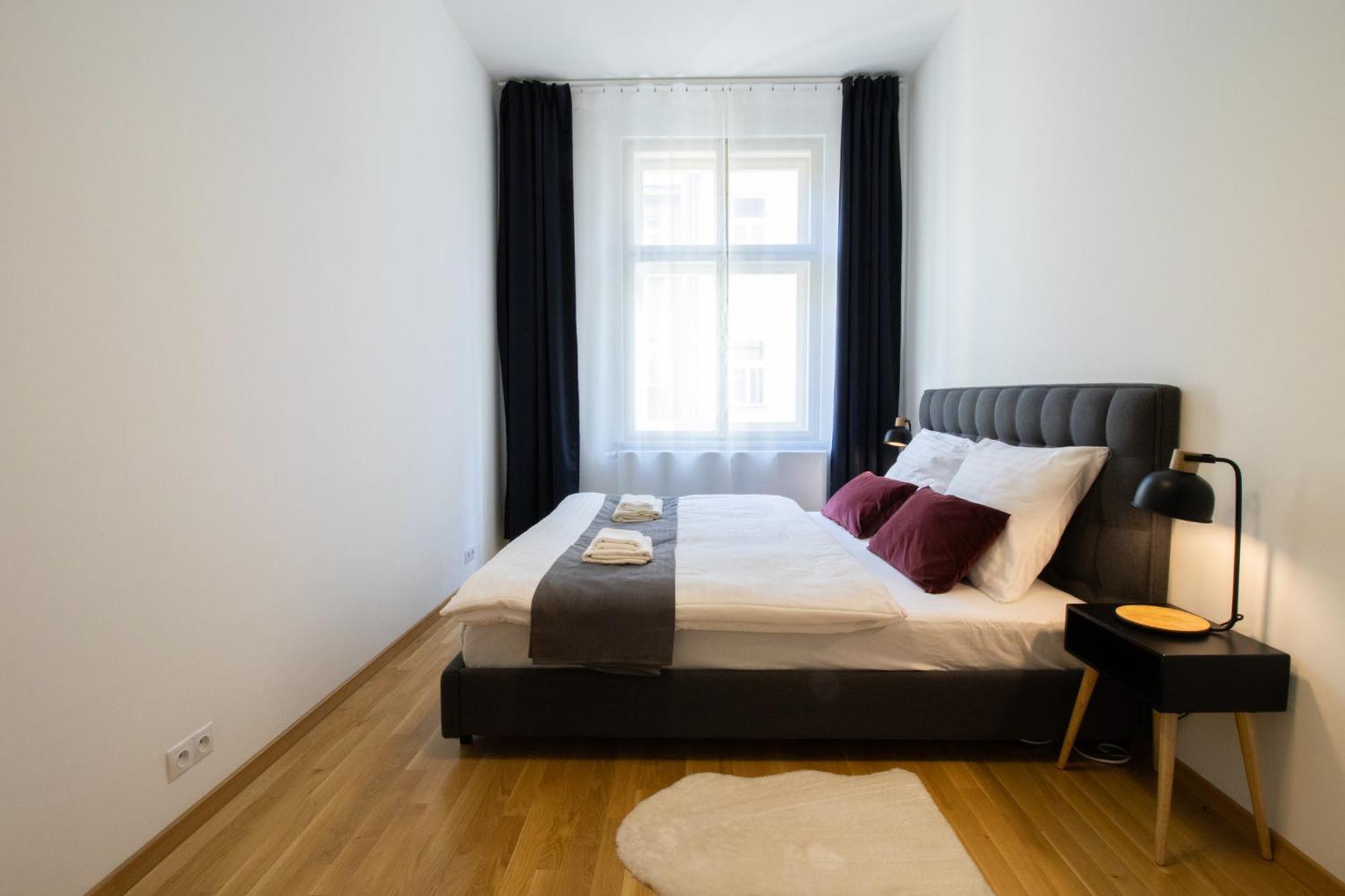 Krakovska Cr Apartments Прага Стая снимка