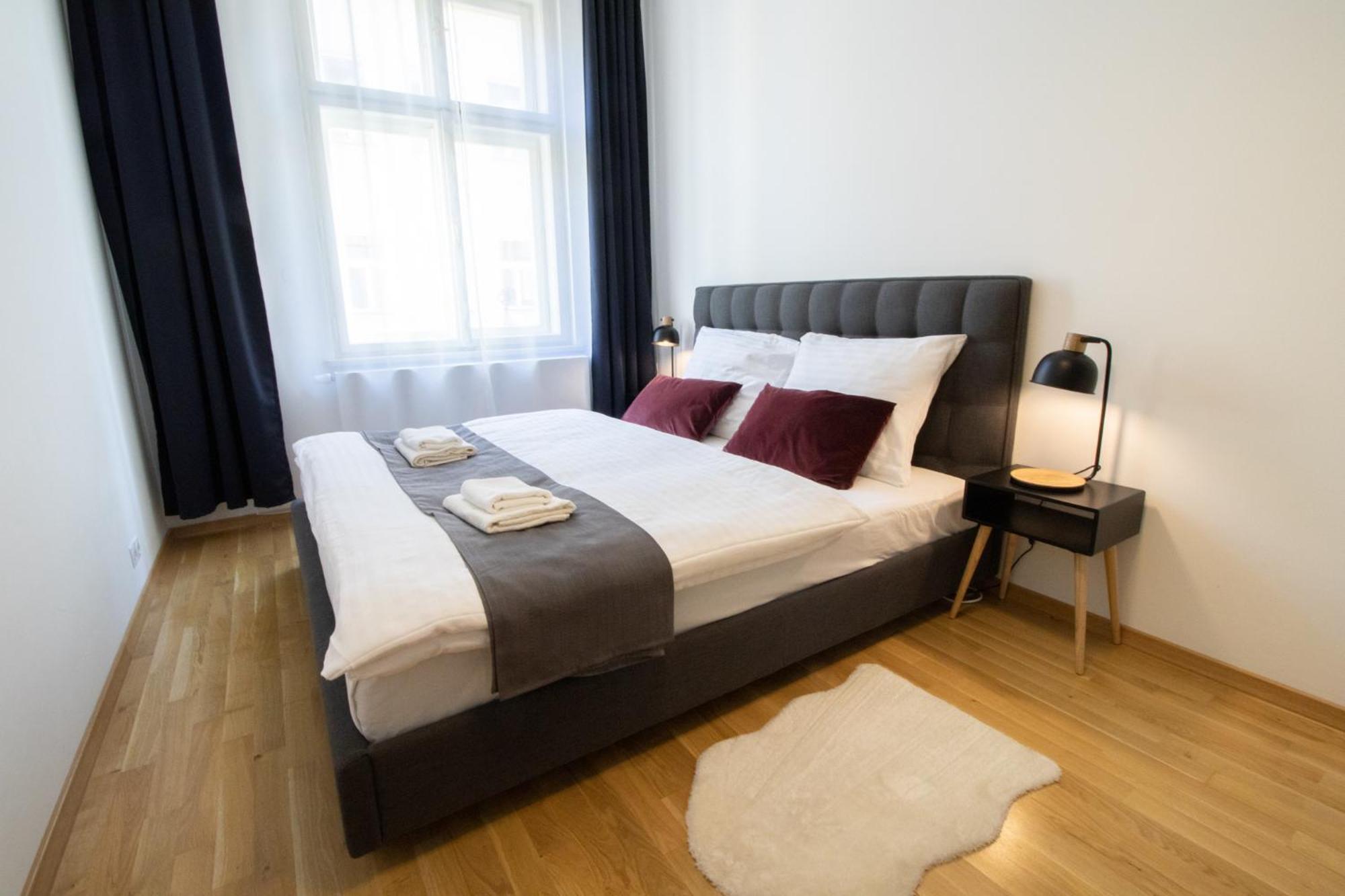Krakovska Cr Apartments Прага Стая снимка