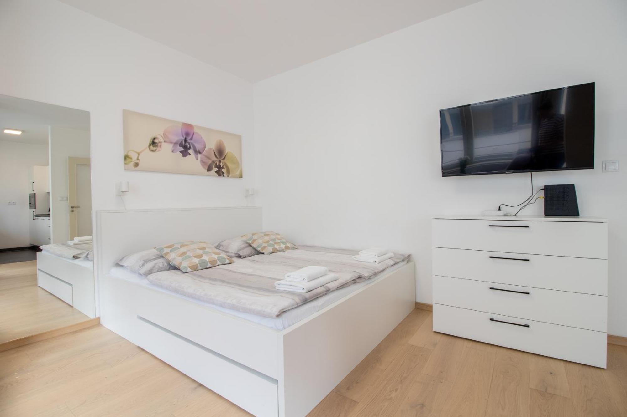 Krakovska Cr Apartments Прага Стая снимка