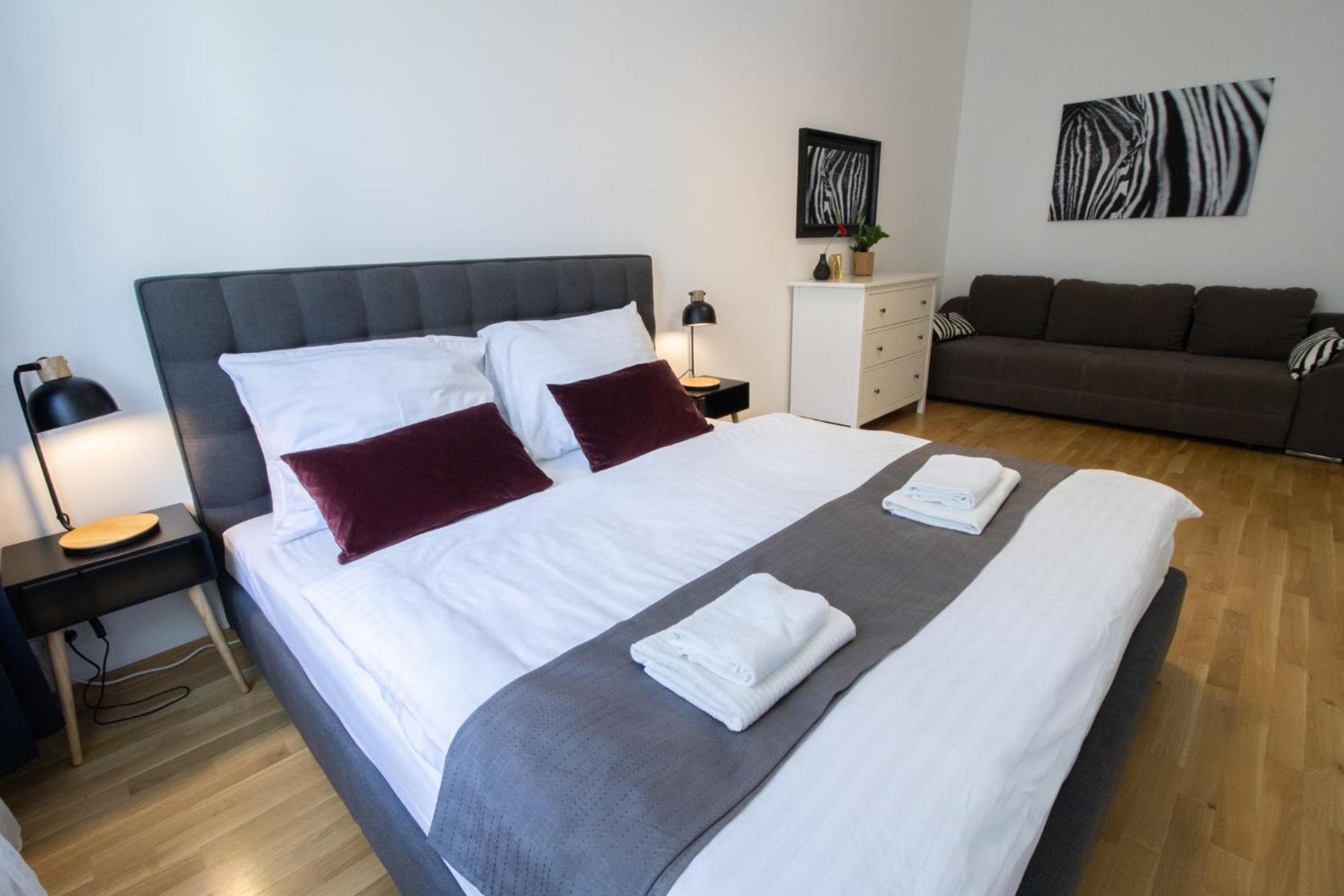 Krakovska Cr Apartments Прага Стая снимка
