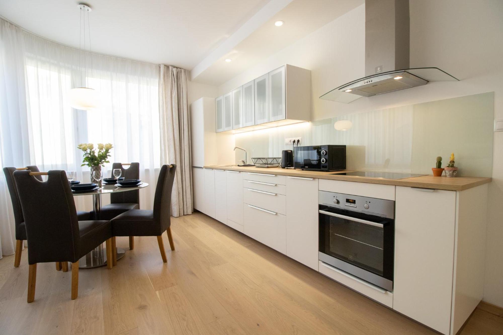 Krakovska Cr Apartments Прага Екстериор снимка